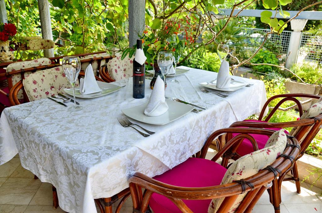 Villa Velzon Guesthouse Budva Kültér fotó