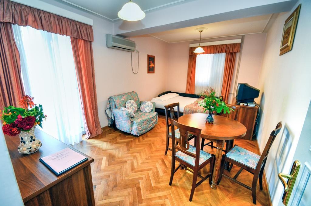 Villa Velzon Guesthouse Budva Kültér fotó