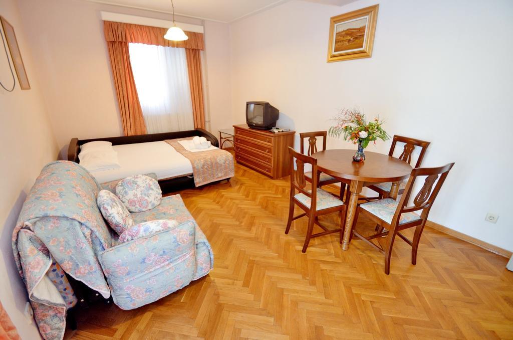 Villa Velzon Guesthouse Budva Kültér fotó