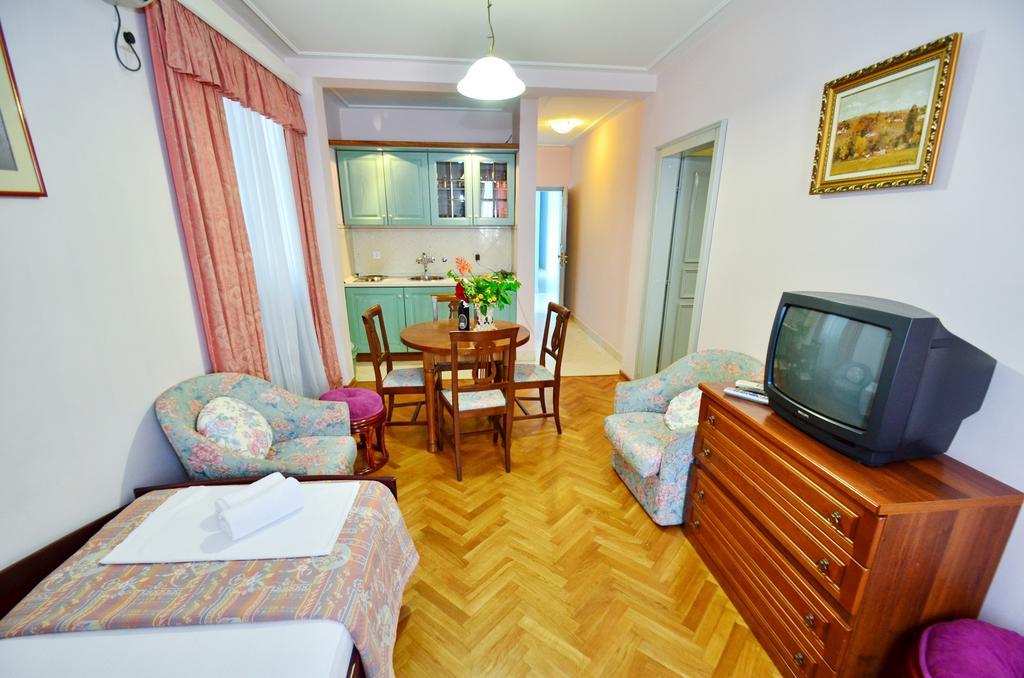 Villa Velzon Guesthouse Budva Kültér fotó