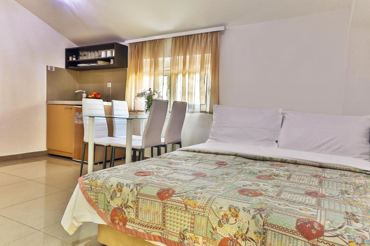 Villa Velzon Guesthouse Budva Kültér fotó